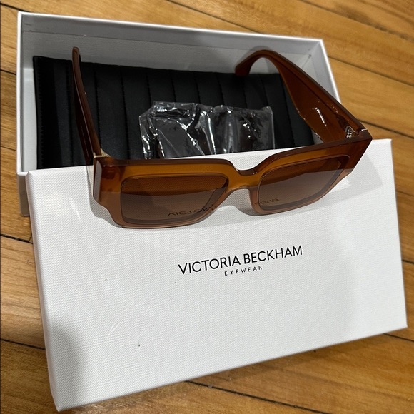 Victoria Beckham VB667S Caramel Square Sunglasses w/ Full Inclusion main image 5